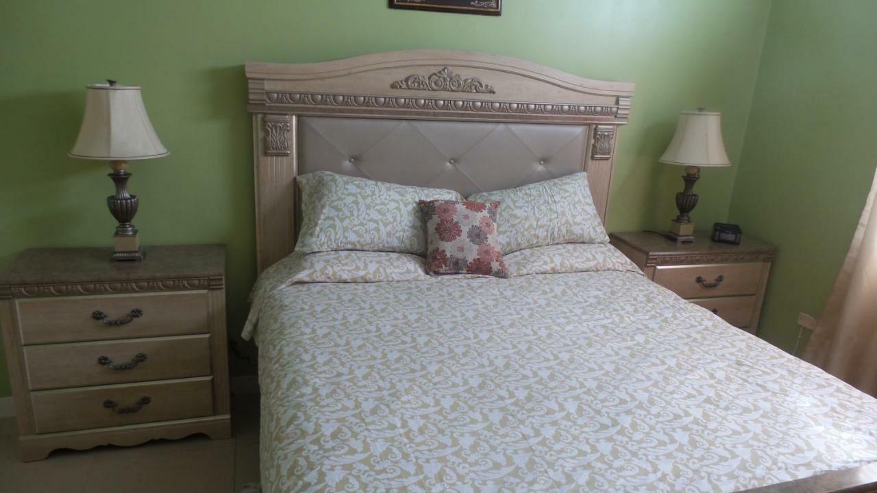 Morgan' S Two Bedroom Retreat Ellis Caymanas Exteriör bild